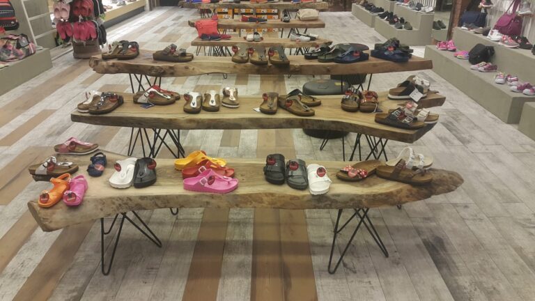 ayakkabi-magaza-dekorasyonu-redwolf-shoes-optimum-avm-gaziemir-6