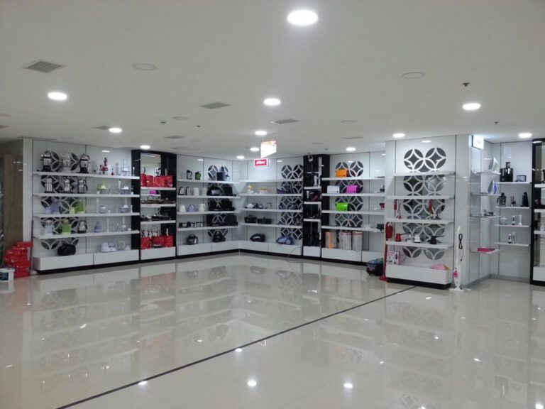 celik-kardesler-zuccaciye-magaza-dekorasyonu-seckin-raf-14
