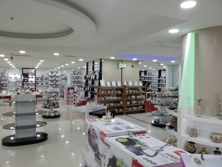 celik-kardesler-zuccaciye-magaza-dekorasyonu-seckin-raf-9